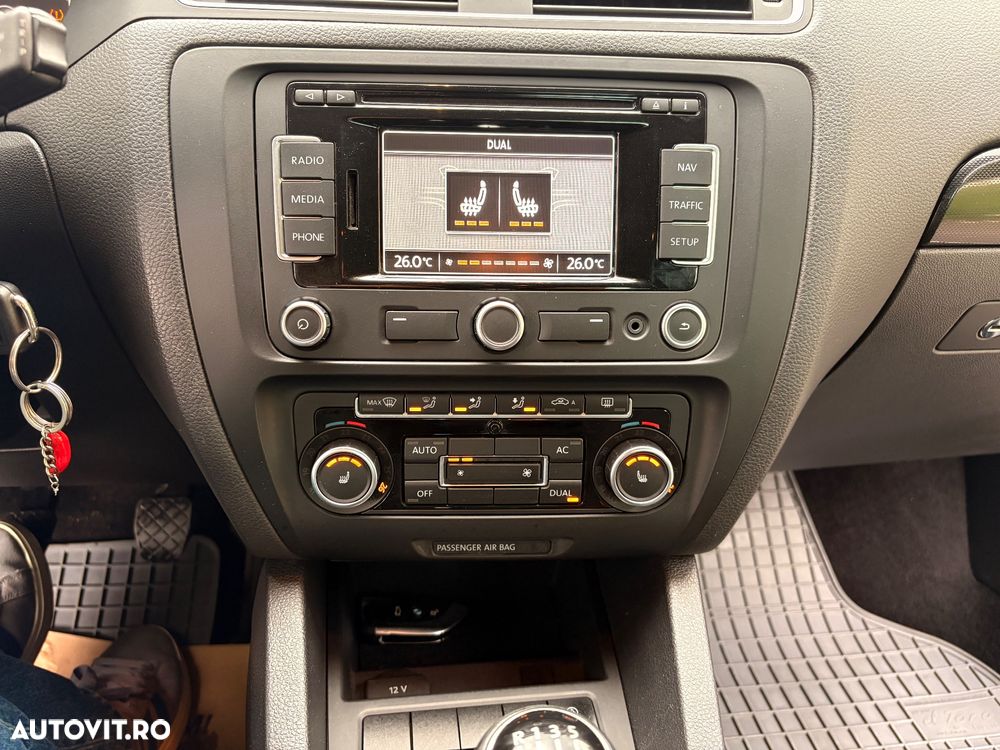 Volkswagen Jetta 1.6 TDI Blue Motion Technology Comfortline - 8