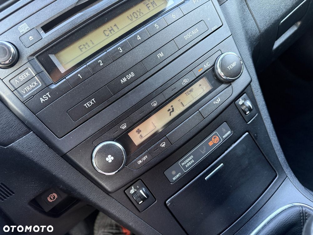Toyota Avensis 1.8 Comfort - 29
