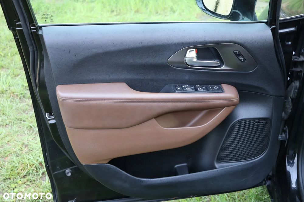 Chrysler Pacifica - 15