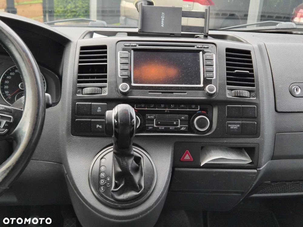 Volkswagen Caravelle - 7
