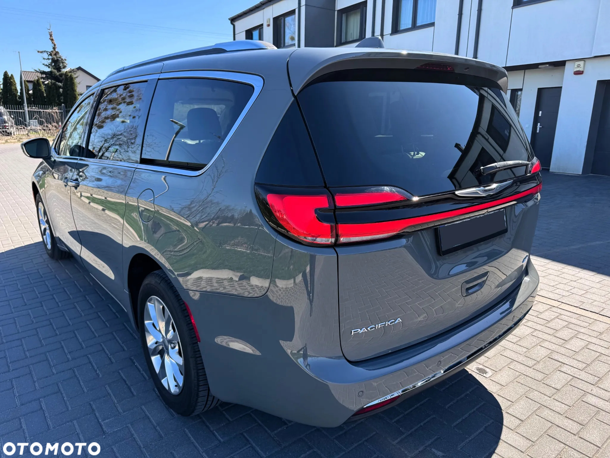 Chrysler Pacifica - 6