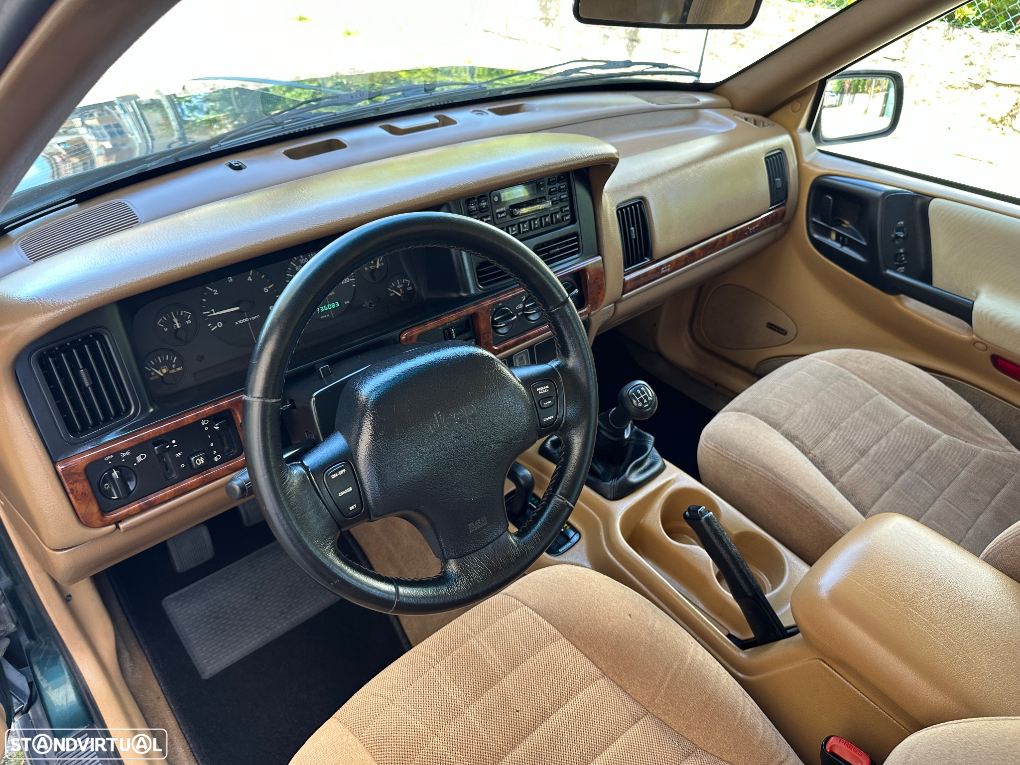 Jeep Grand Cherokee 2.5 TD Laredo - 20