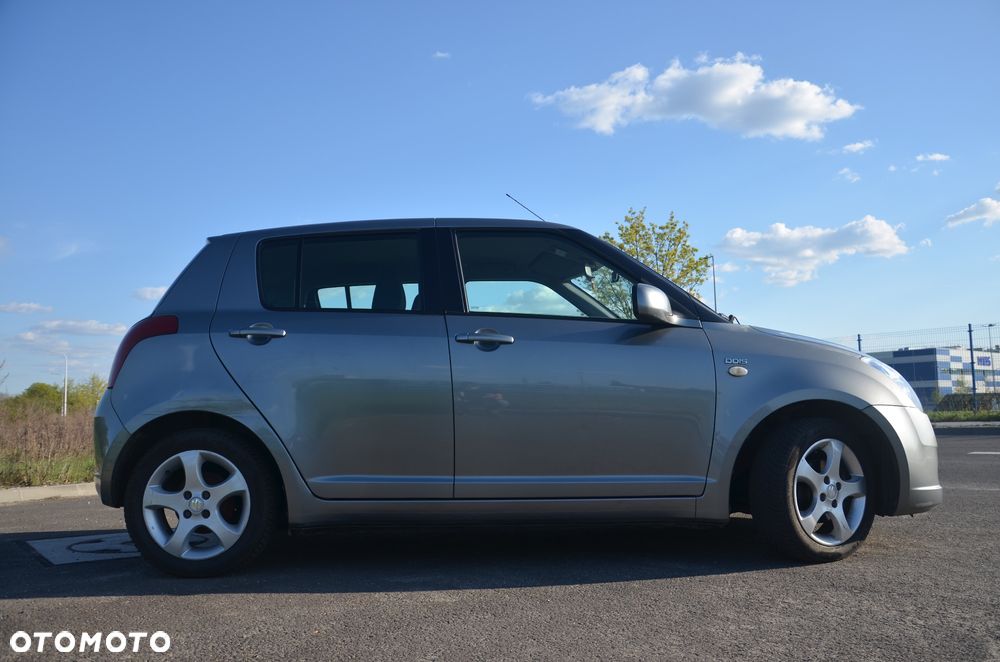 Suzuki Swift - 4