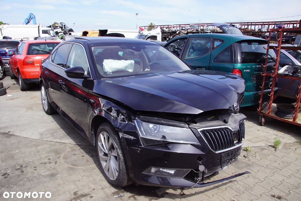 Auto na części - Skoda Superb III 2.0 TDI 190 KM DFHA TCX LF9R 2018R Silnik Skrzynia Drzwi Błotnik Zderzak Klapa Lampa Lusterko Klamka Szyba Deska Kokpit Sterownik Moduł Czujnik Licznik Wyświetlacz Panel Kierownica - 2