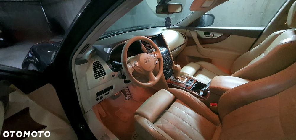 Infiniti FX FX30d S - 12