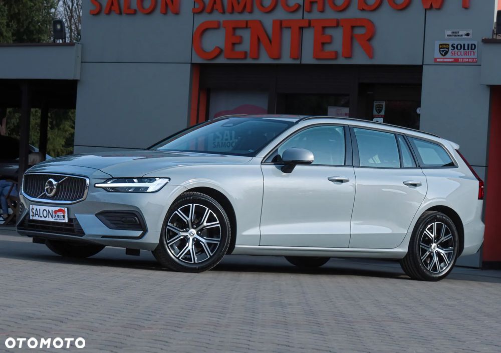 Volvo V60 B3 B DKG Momentum Pro - 1