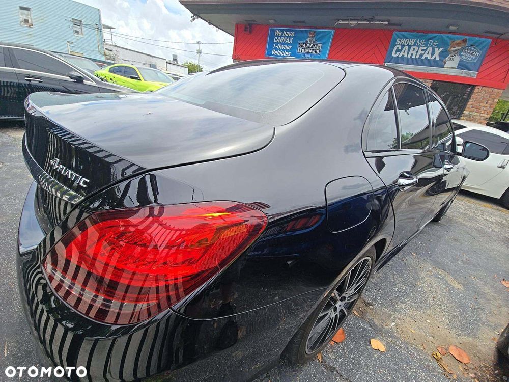 Mercedes-Benz Klasa C 300 4Matic 9G-TRONIC AMG Line - 4