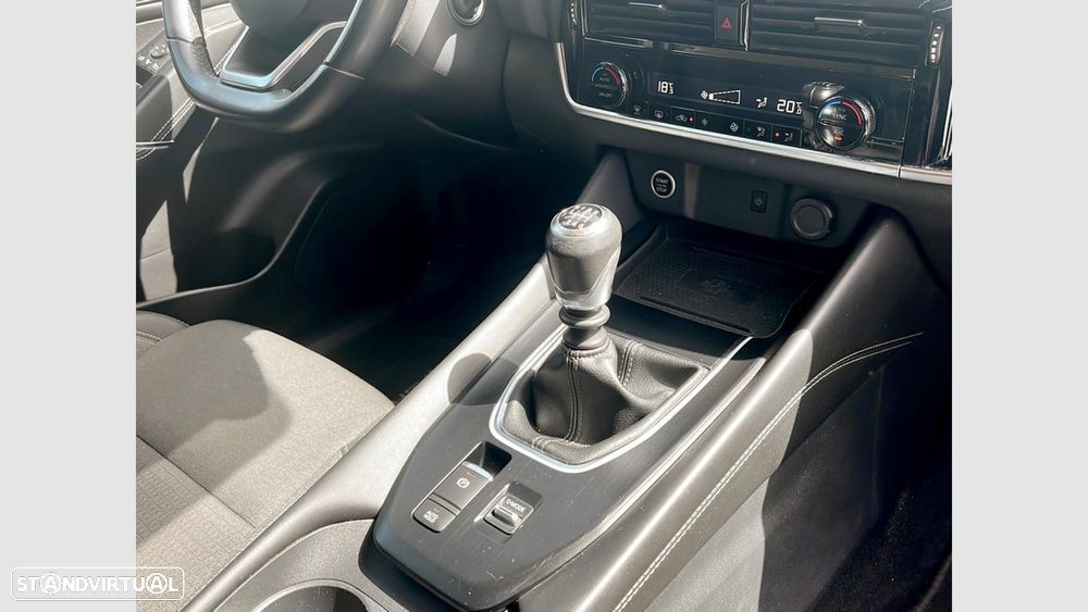 Nissan Qashqai 1.3 DIG-T N-Connecta - 23