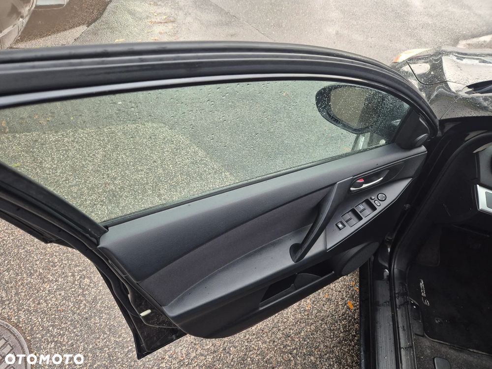 Mazda 3 1.6 CD Active + - 17