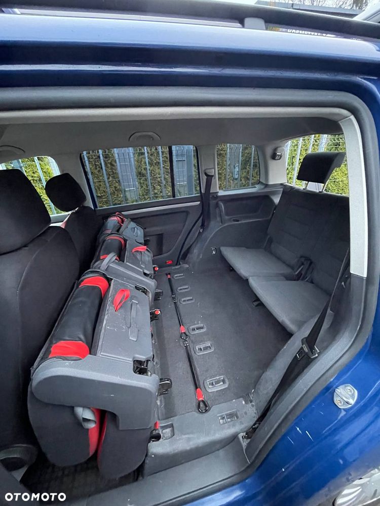 Volkswagen Touran 1.9 TDI Conceptline DSG - 35