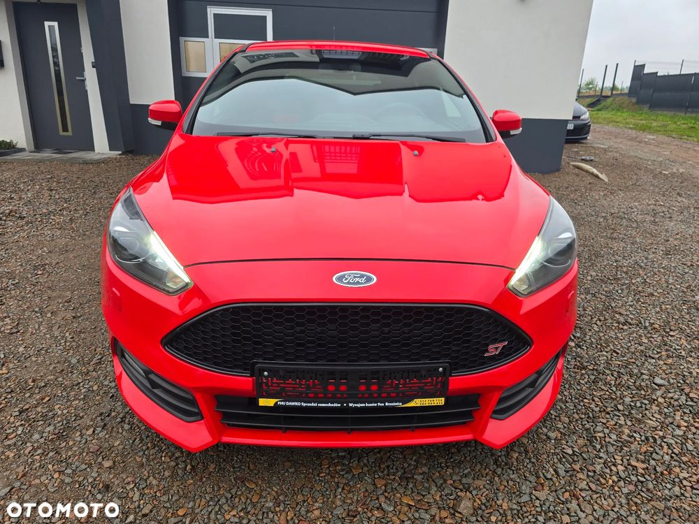 Ford Focus 2.0 EcoBoost ST mit Leder-Sport-Paket - 14
