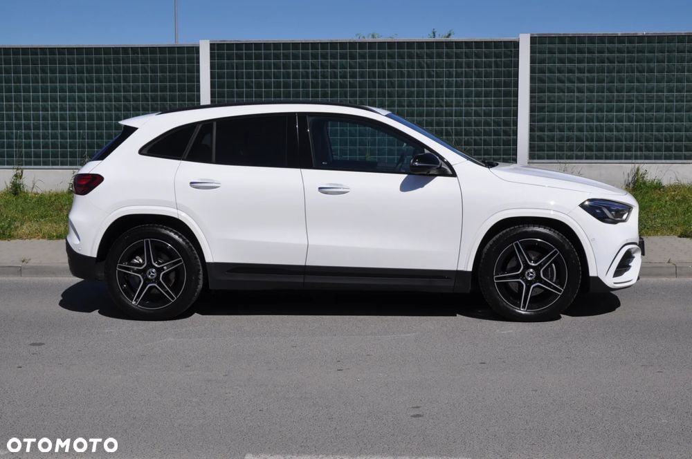 Mercedes-Benz GLA - 4