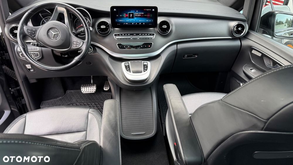 Mercedes-Benz Klasa V - 11