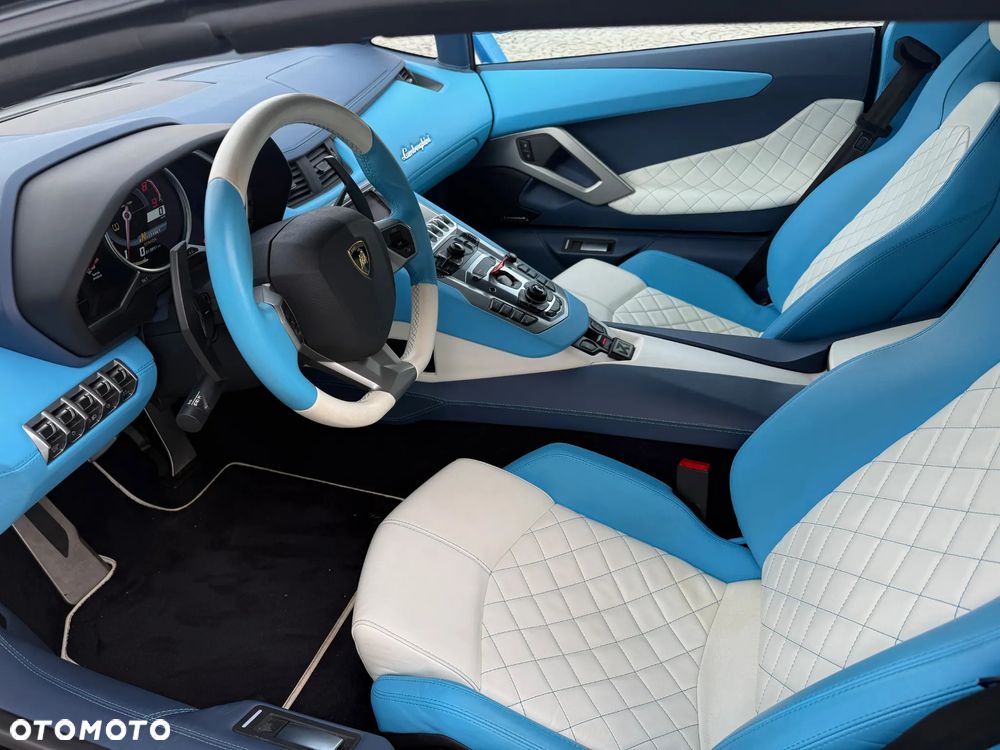 Lamborghini Aventador - 18