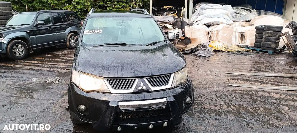 Dezmembrari / Dezmembrez Mitsubishi Outlander II 2.0 DI-D cutie viteze manuala cod culoare NEGRU - 1