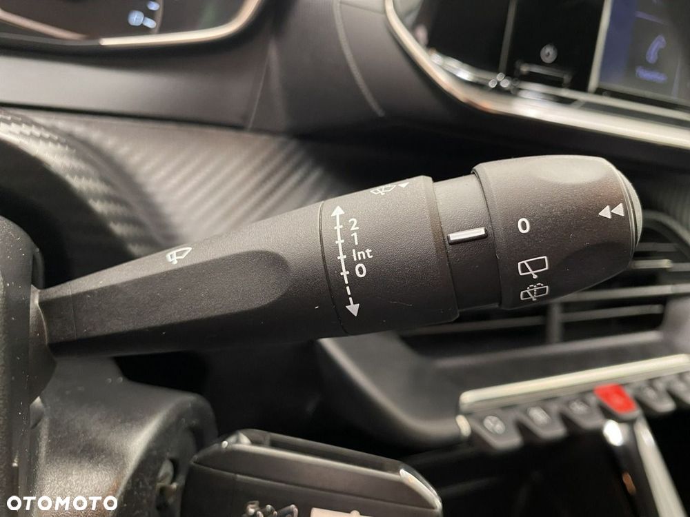 Peugeot 208 - 22