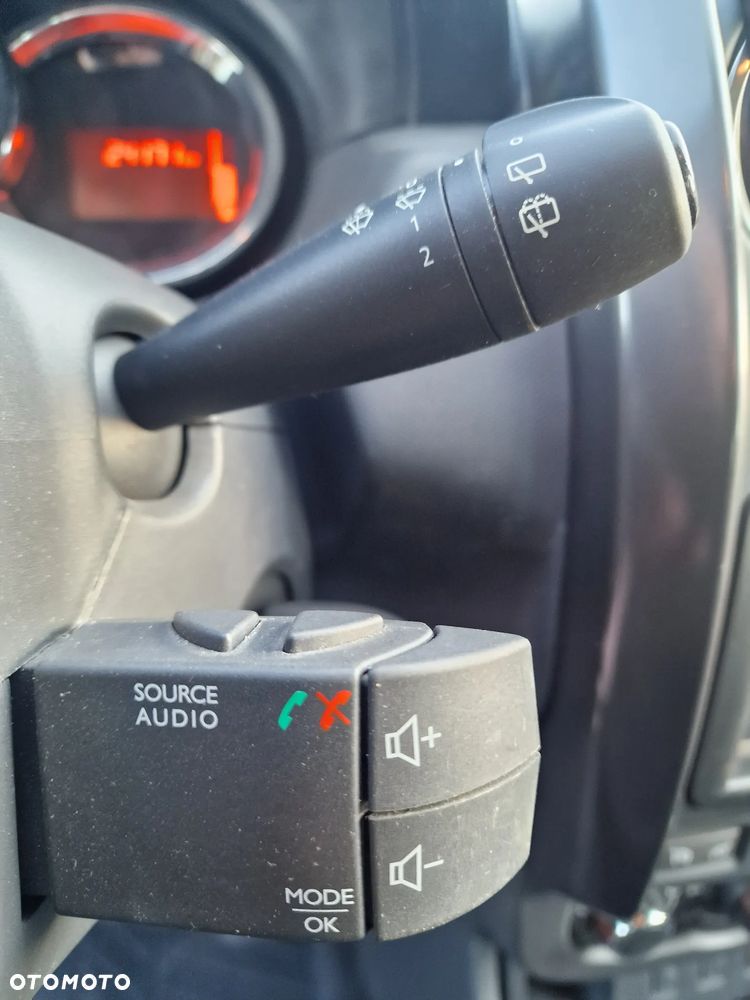 Dacia Duster 1.6 SL Garmin - 14