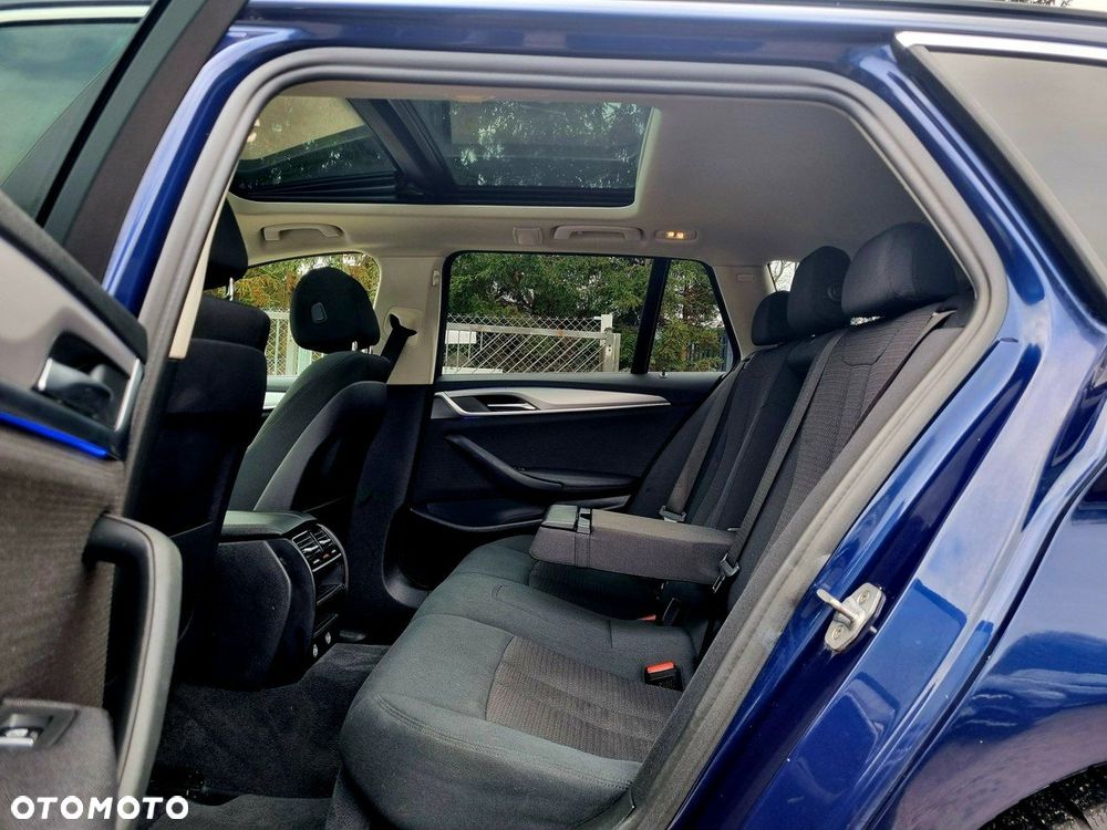 BMW Seria 5 520d Sport Line - 13