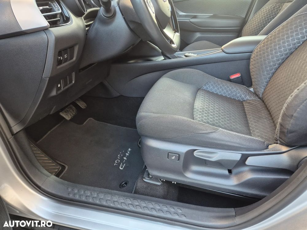 Toyota C-HR 1.8 HSD 4x2 CVT C-enter - 11