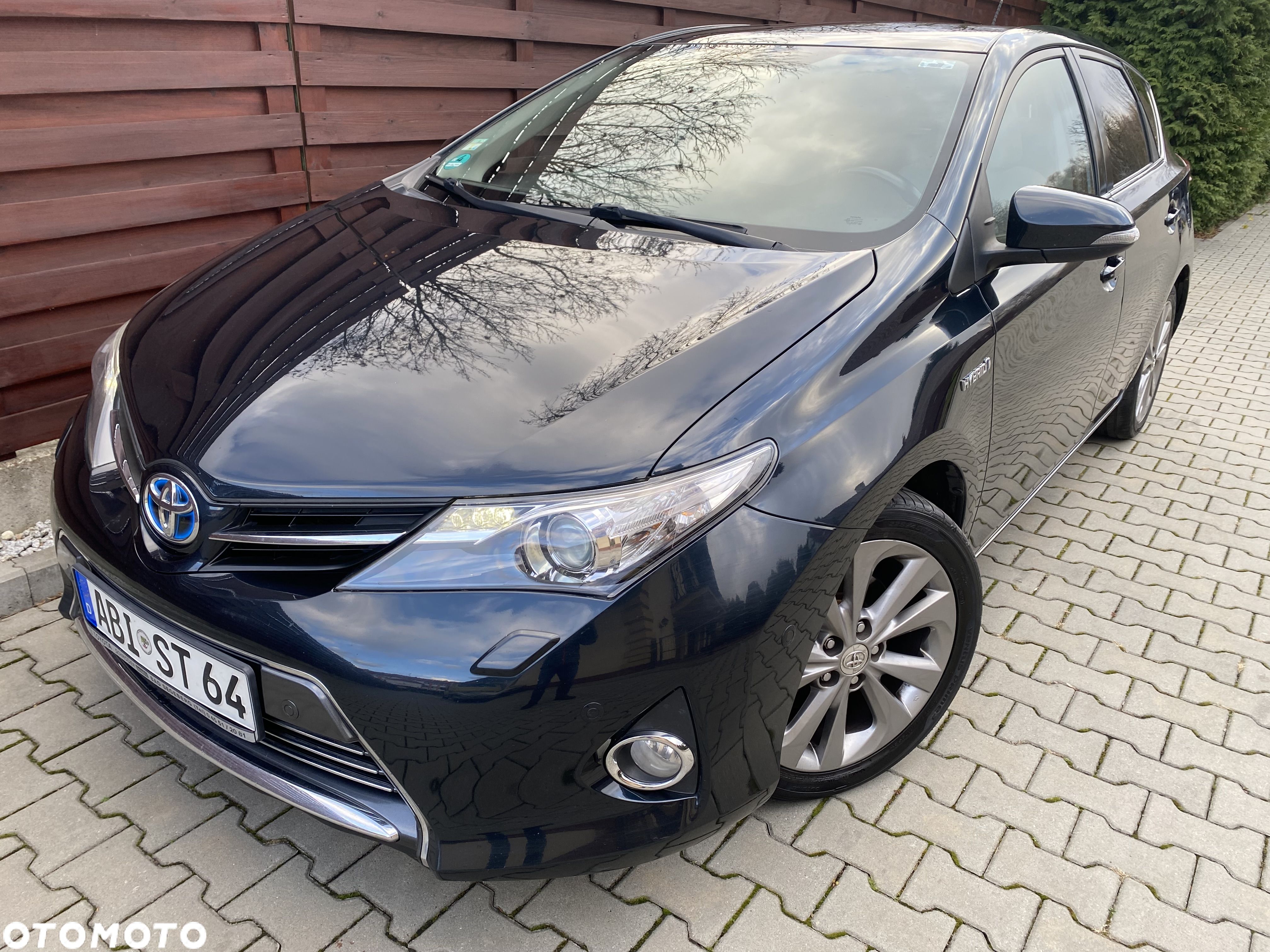 Toyota Auris 1.8 VVT-i Hybrid Automatik Executive - 1