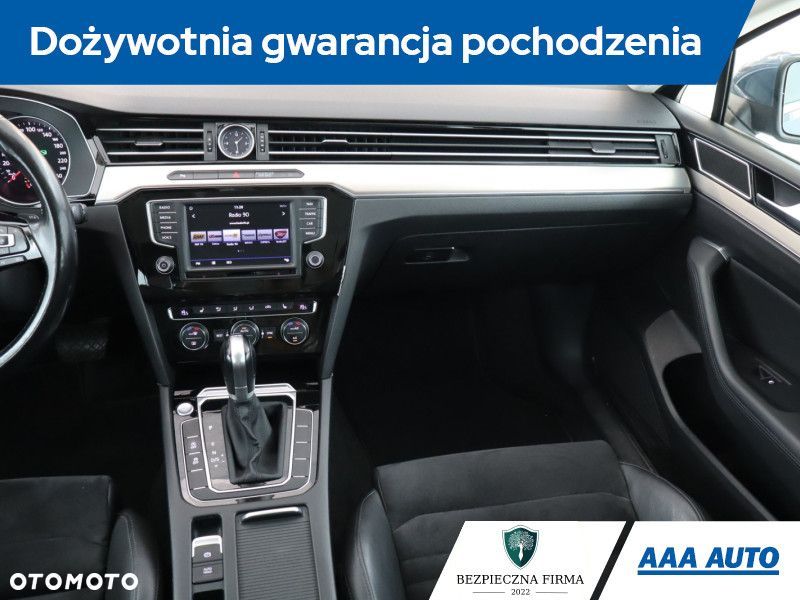 Volkswagen Passat Variant - 10