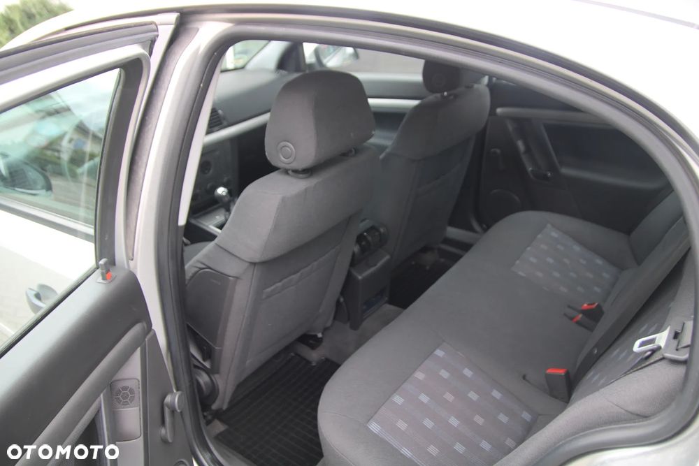 Opel Vectra 1.8 Club - 9