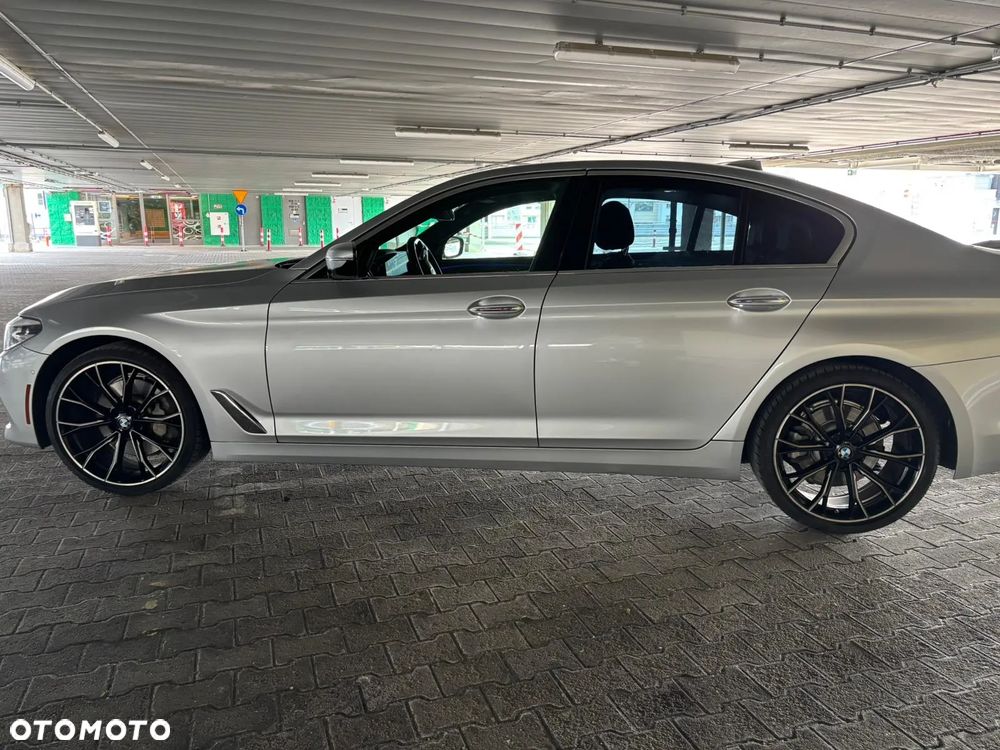 BMW Seria 5 530i Sport Line - 2