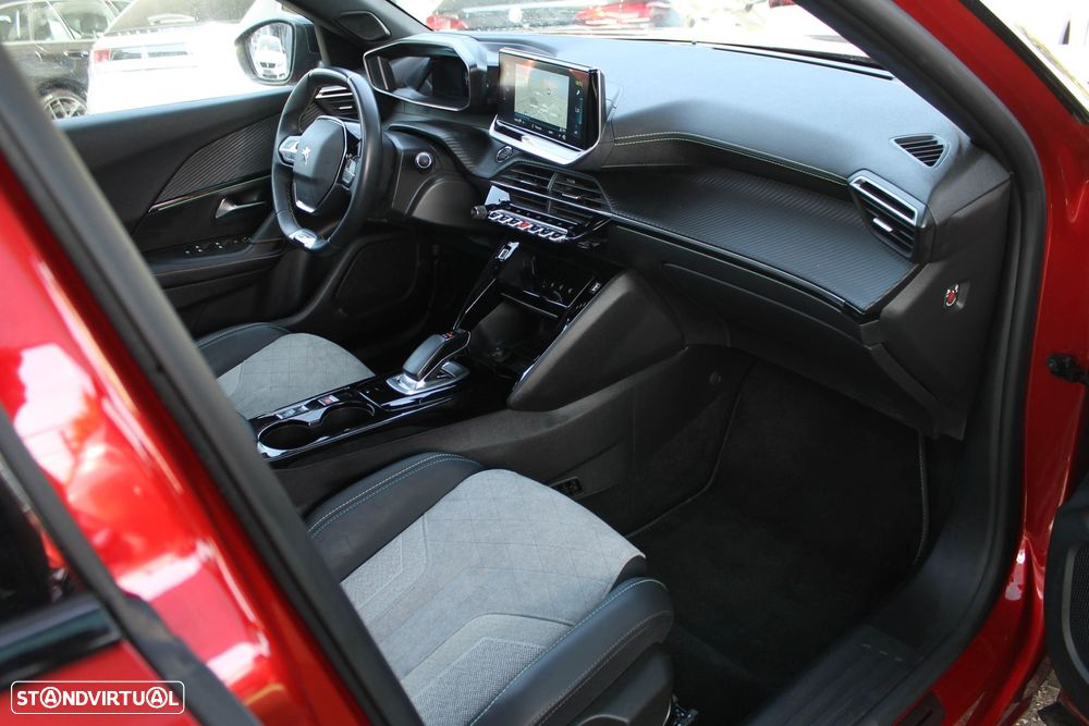 Peugeot e-2008 50 kWh GT - 28