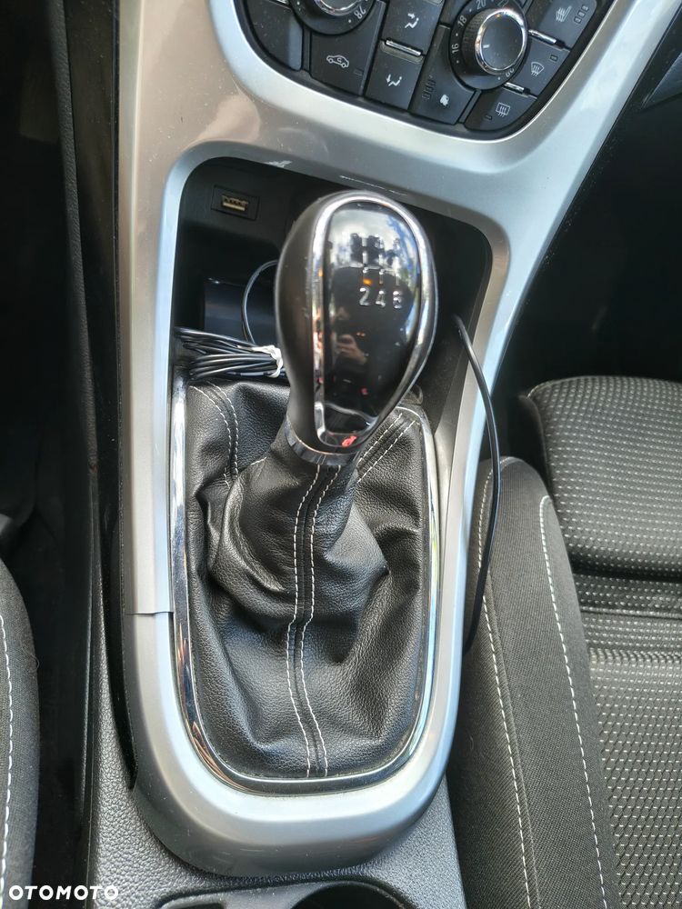 Opel Astra 1.6 Turbo Cosmo - 36