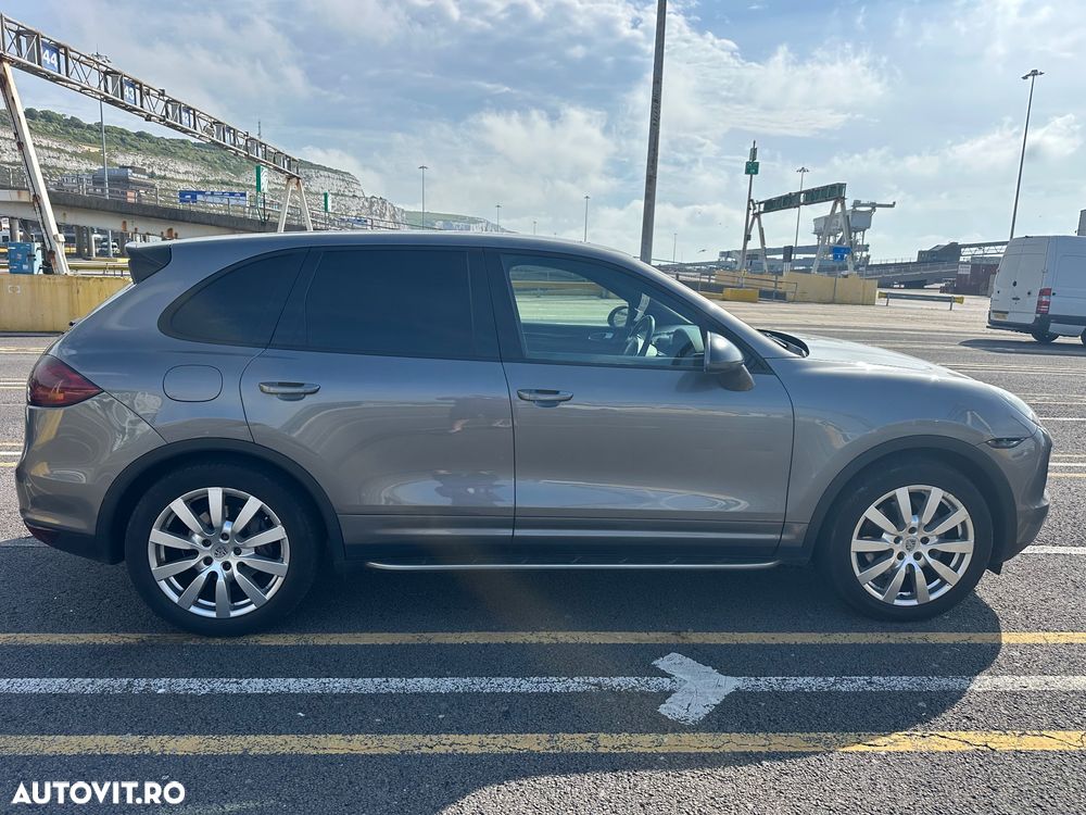 Porsche Cayenne Tiptronic S - 9