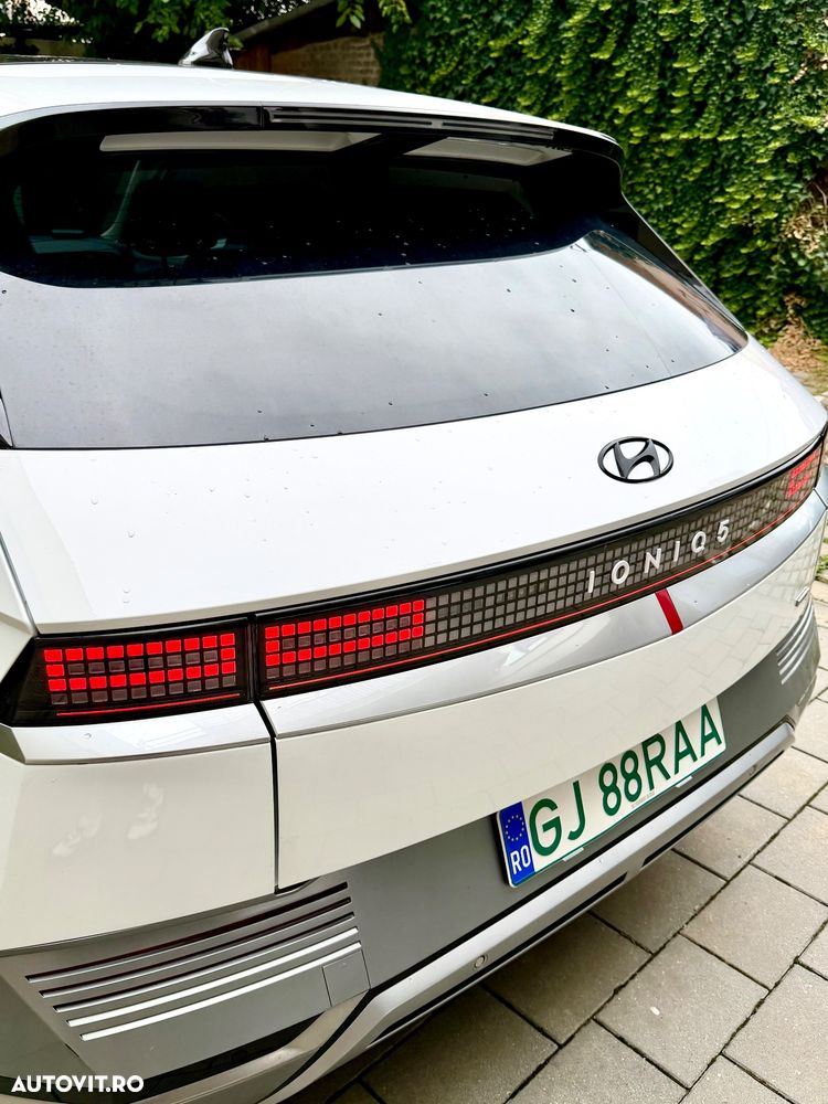 Hyundai IONIQ 5 - 5