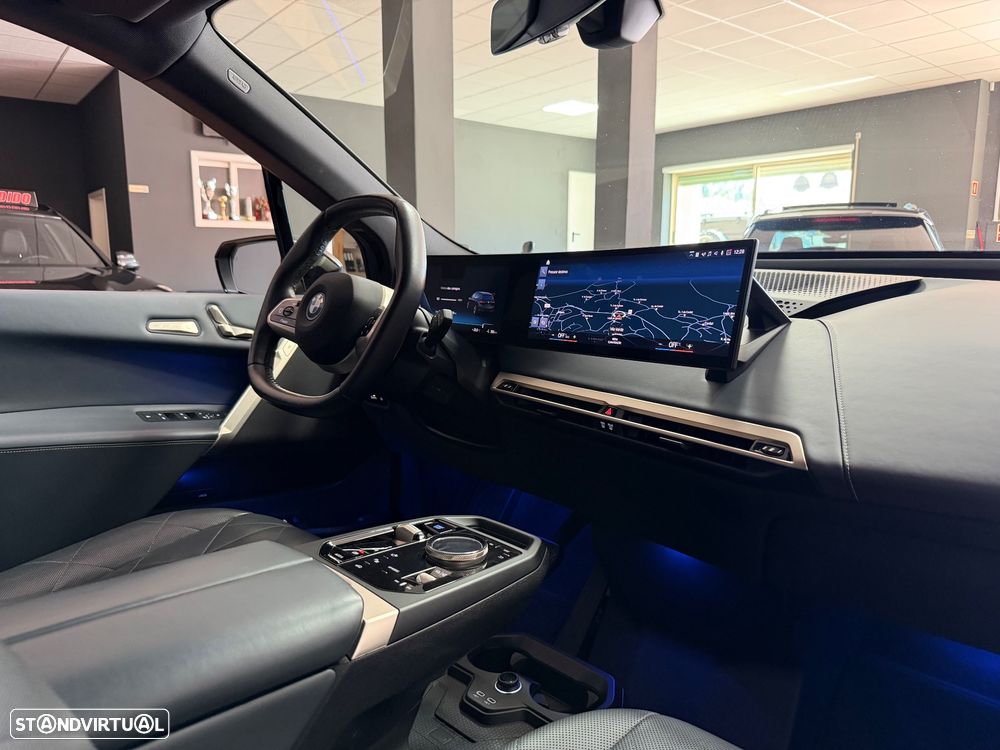 BMW iX xDrive 50 Pack Desportivo - 18