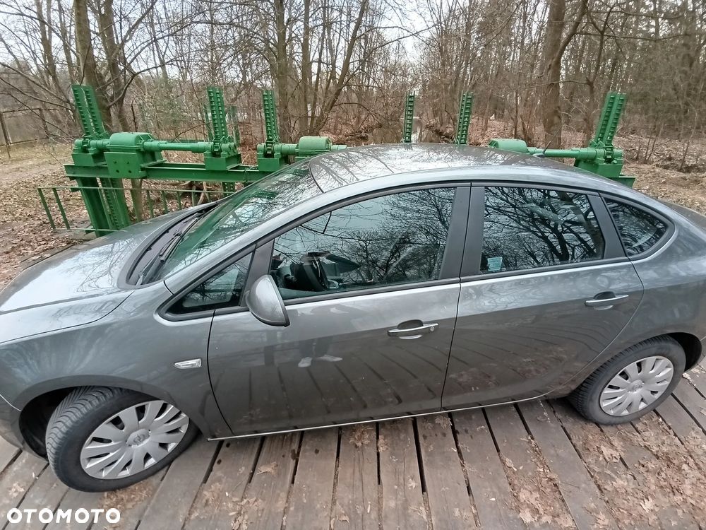 Opel Astra 1.4 T Business EU6 - 12
