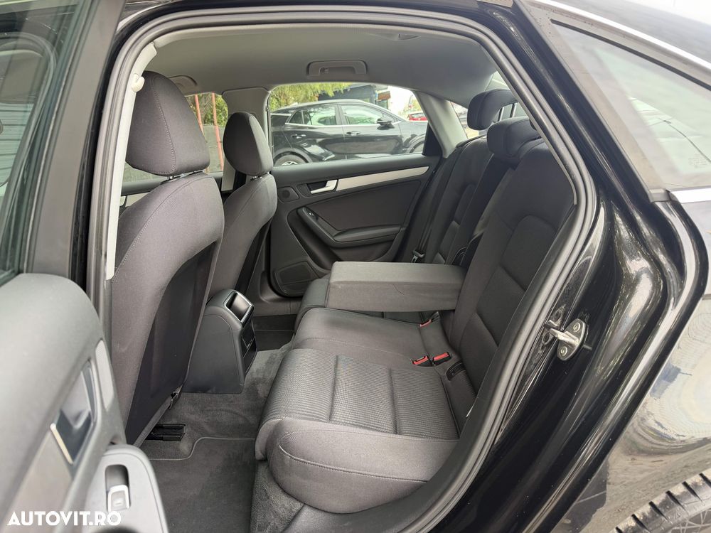 Audi A4 Limuzina 2.0 TDI DPF clean S line Sportpaket - 27