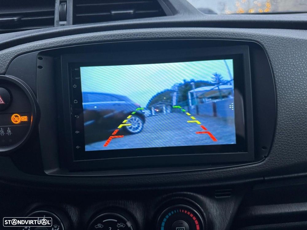 Toyota Yaris 1.0 VVT-i AC - 11