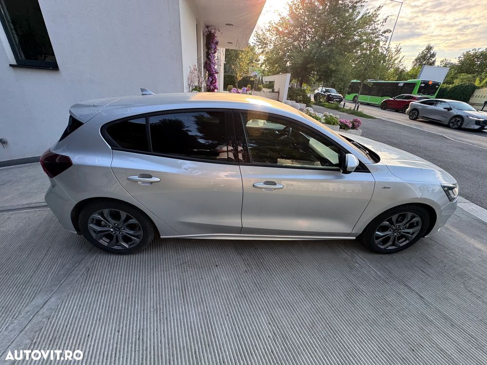 FORD Focus 2025 — imagine 8