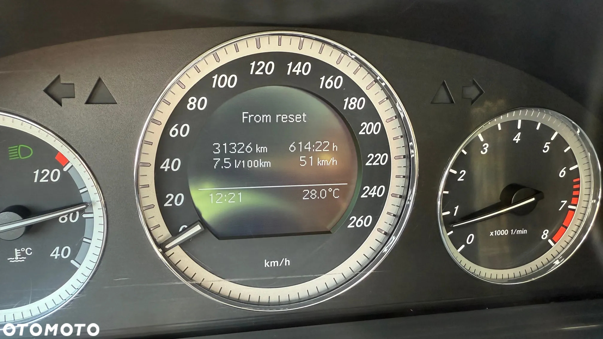 Mercedes-Benz Klasa C 180 T CGI BlueEFFICIENCY Elegance - 17