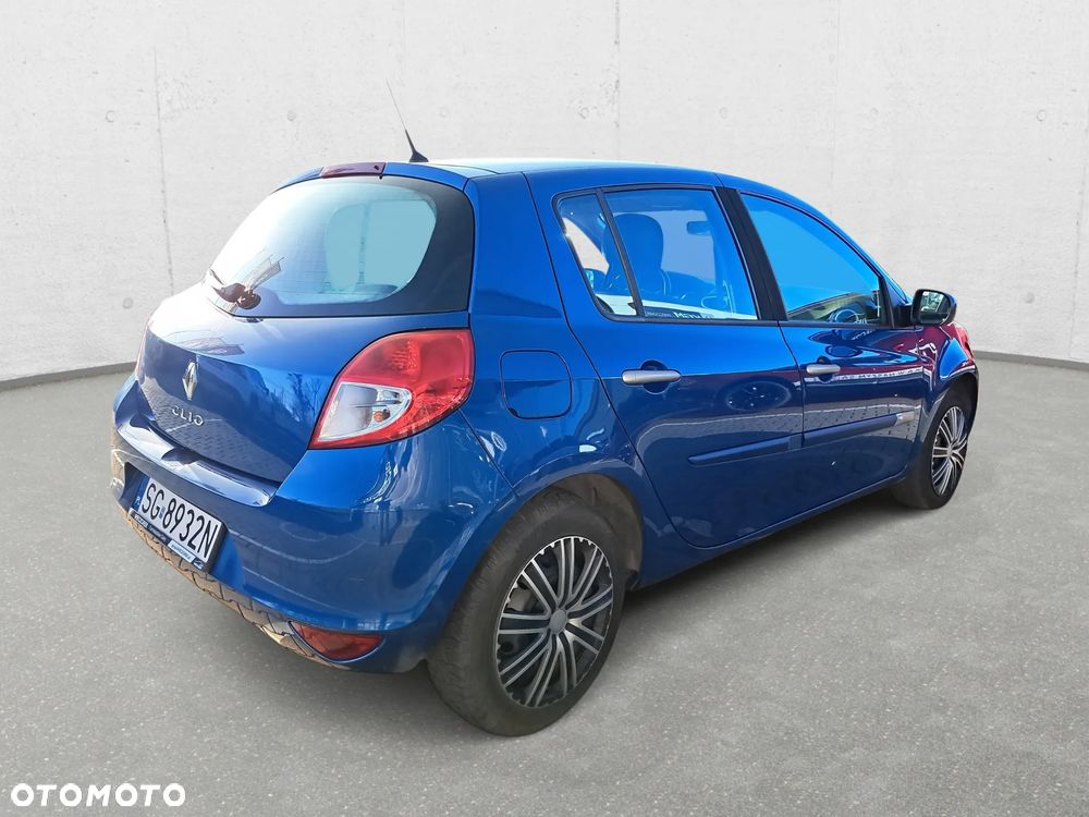 Renault Clio 1.2 16V Alize - 5