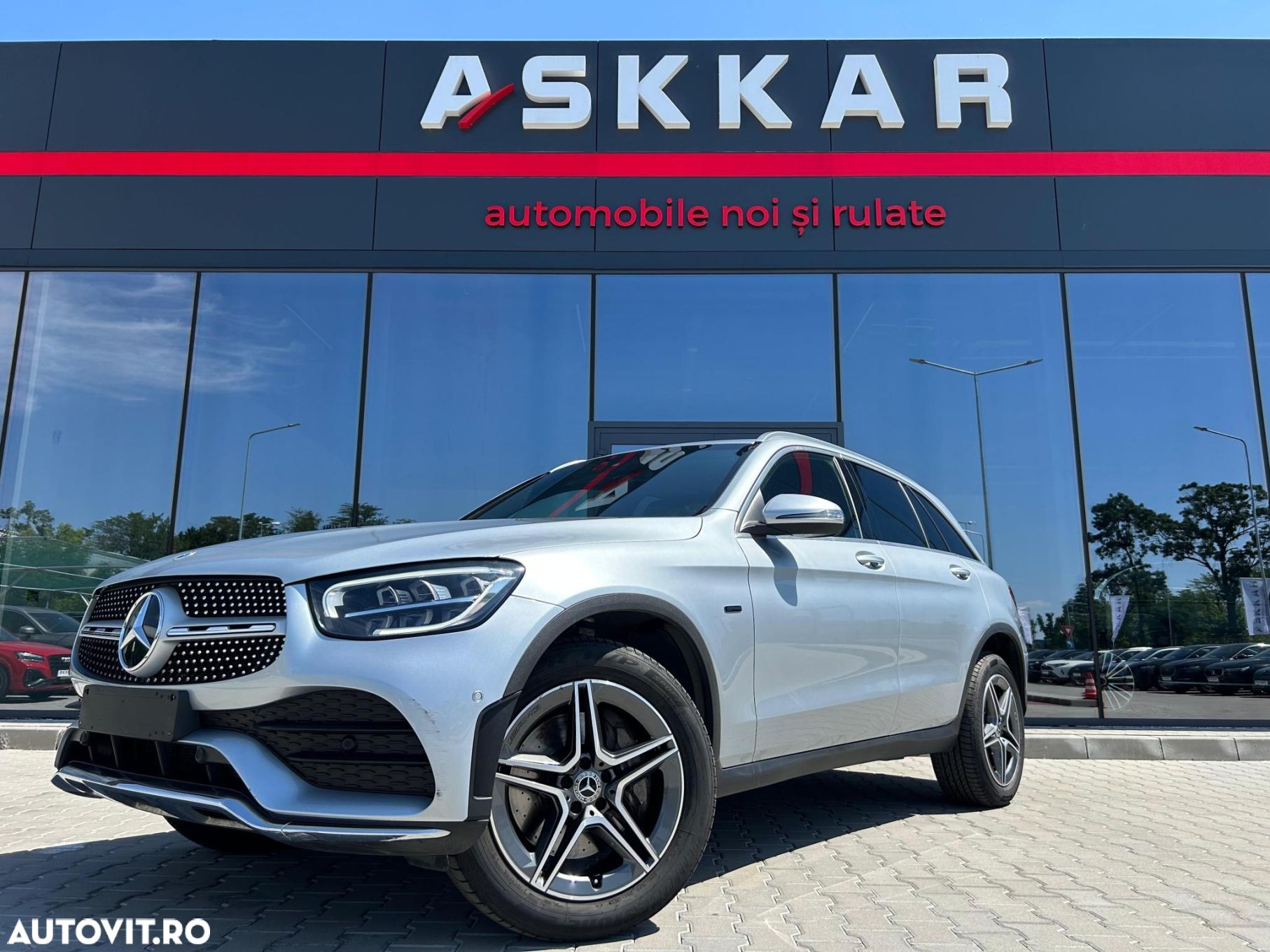 Mercedes-Benz GLC 300 e 4Matic 9G-TRONIC AMG Line - 1