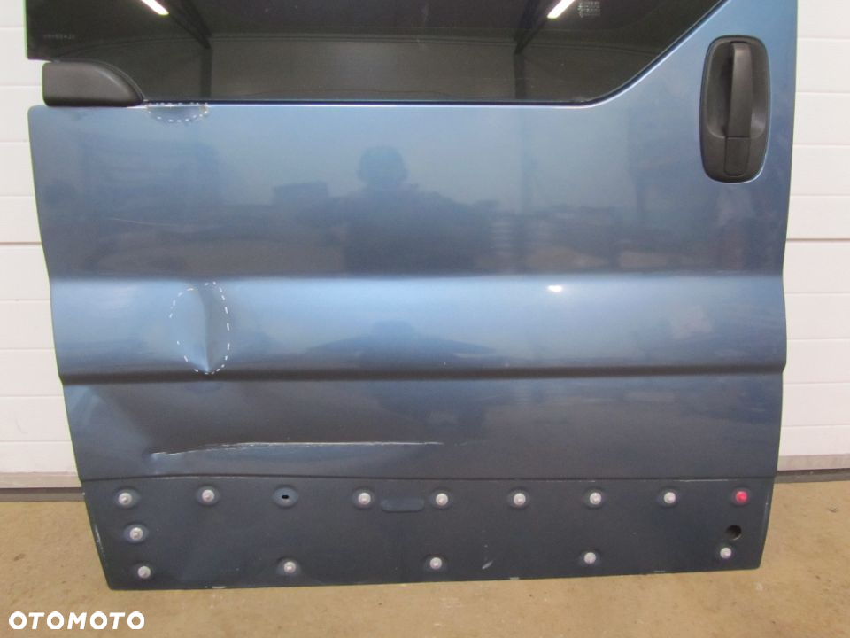 trafic vivaro 2.5 DCI EU drzwi boczne prawe - 4