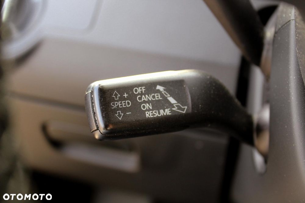 Volkswagen Passat Variant 2.0 TDI DSG BlueMotion Technology Trendline - 13