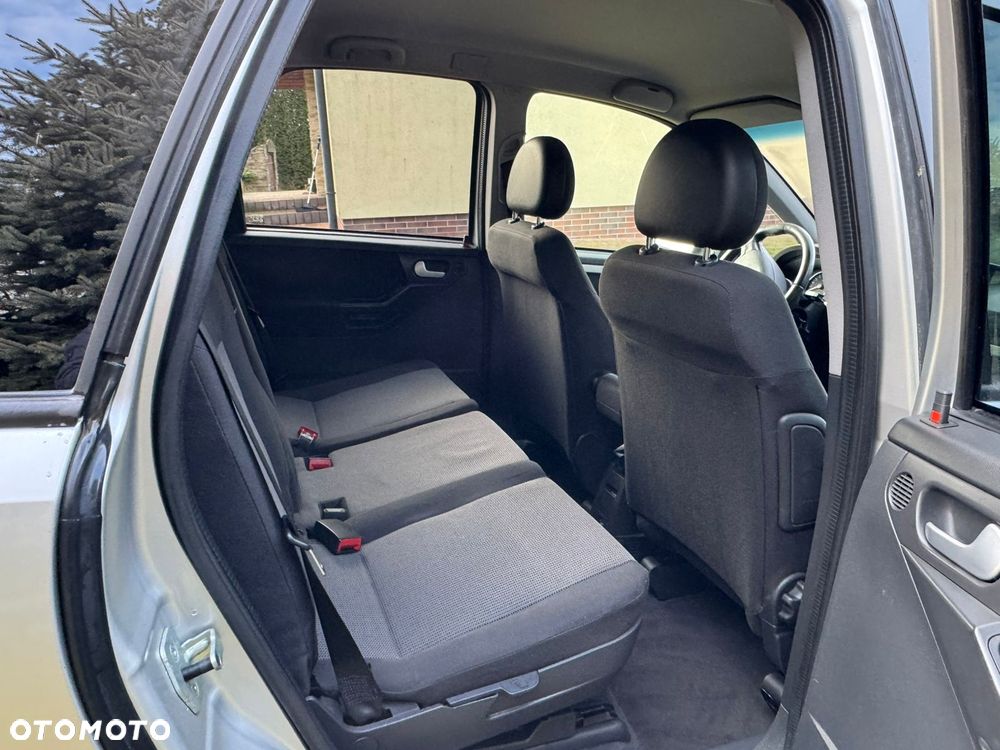 Opel Meriva 1.8 16V (Essentia) - 14