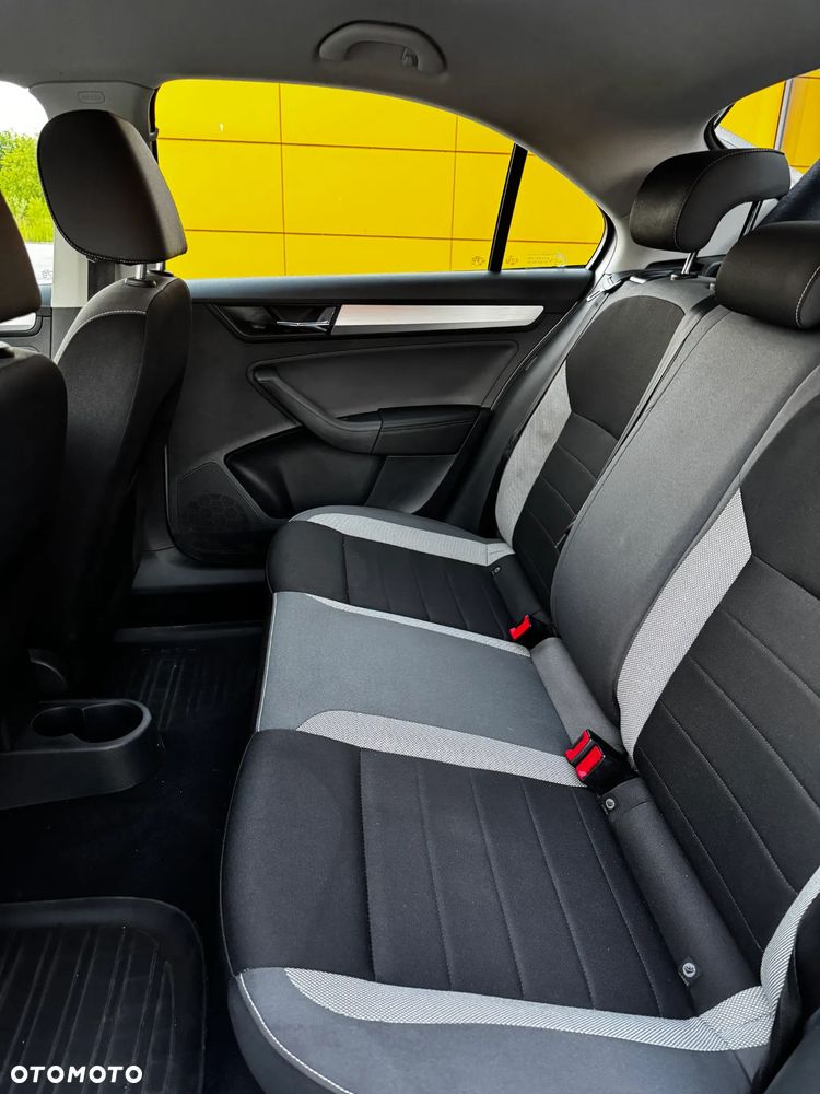 Skoda RAPID 1.0 TSI Ambition - 4