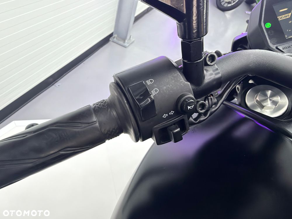 Yamaha MT - 33