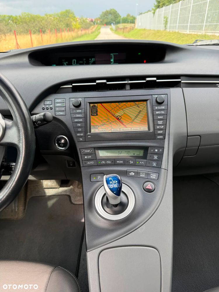Toyota Prius - 30