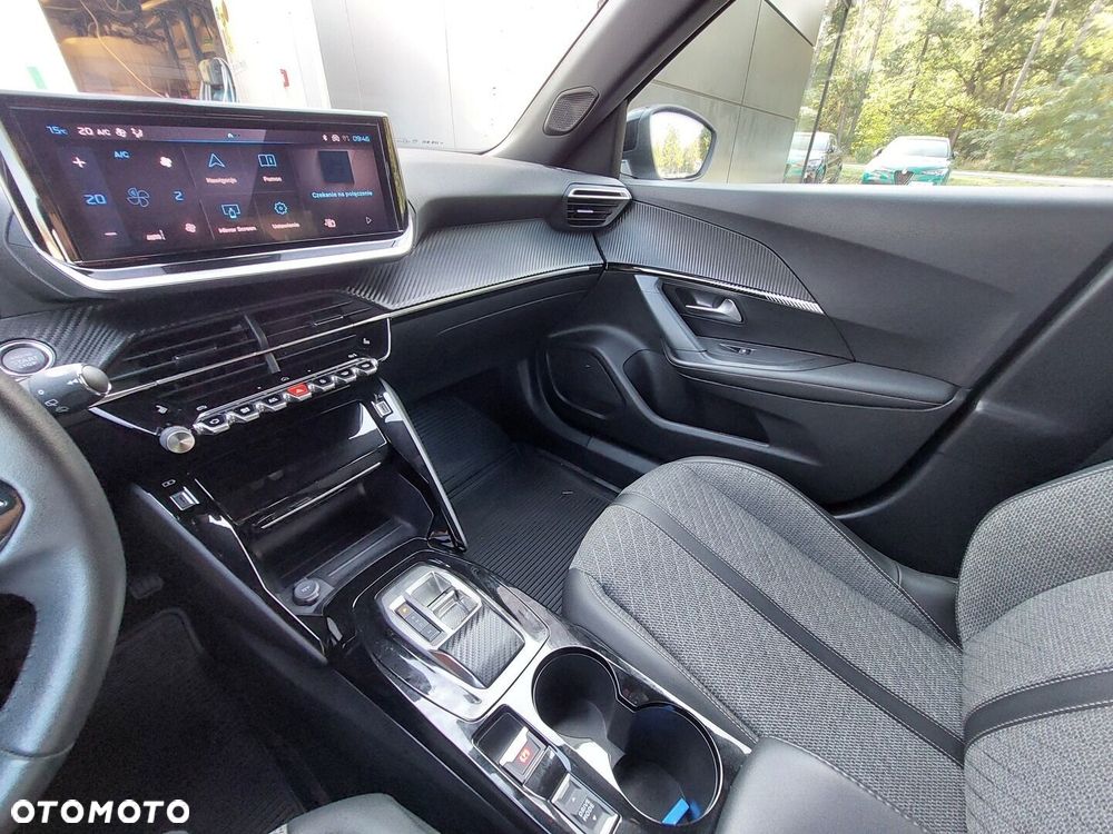 Peugeot 2008 1.2 PureTech Allure S&S EAT8 - 19