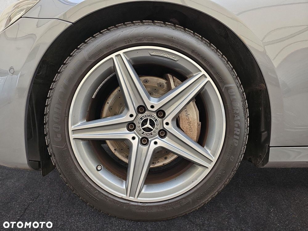 Mercedes-Benz Klasa E - 23