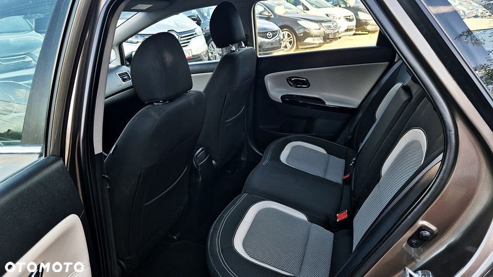 Kia Ceed 1.6 GDI XL - 32