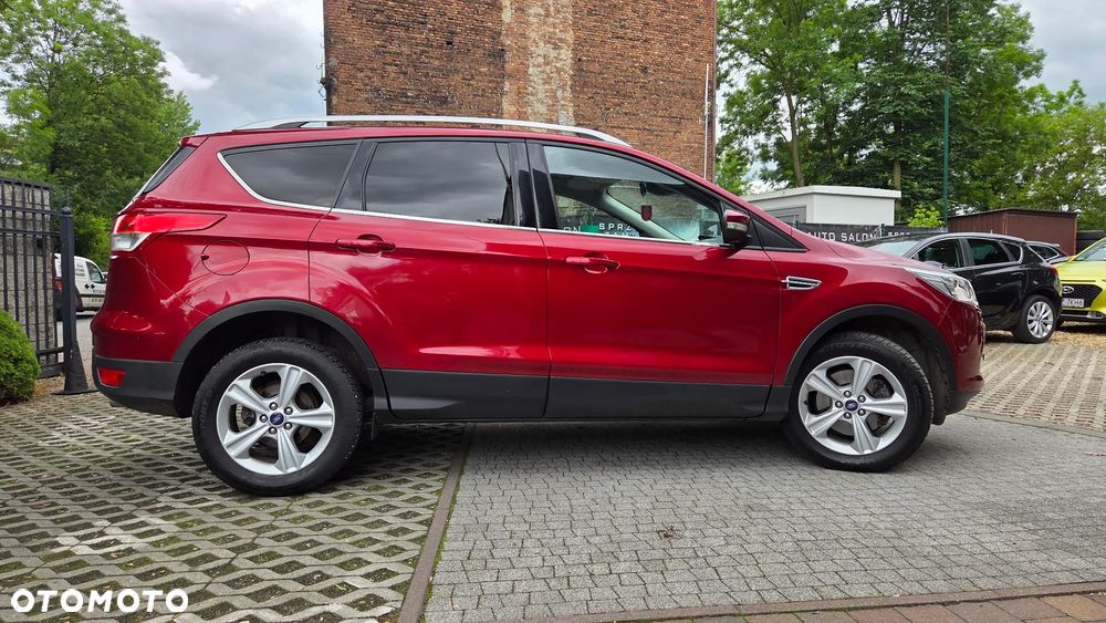 Ford Kuga 2.0 TDCi 2x4 Titanium - 16