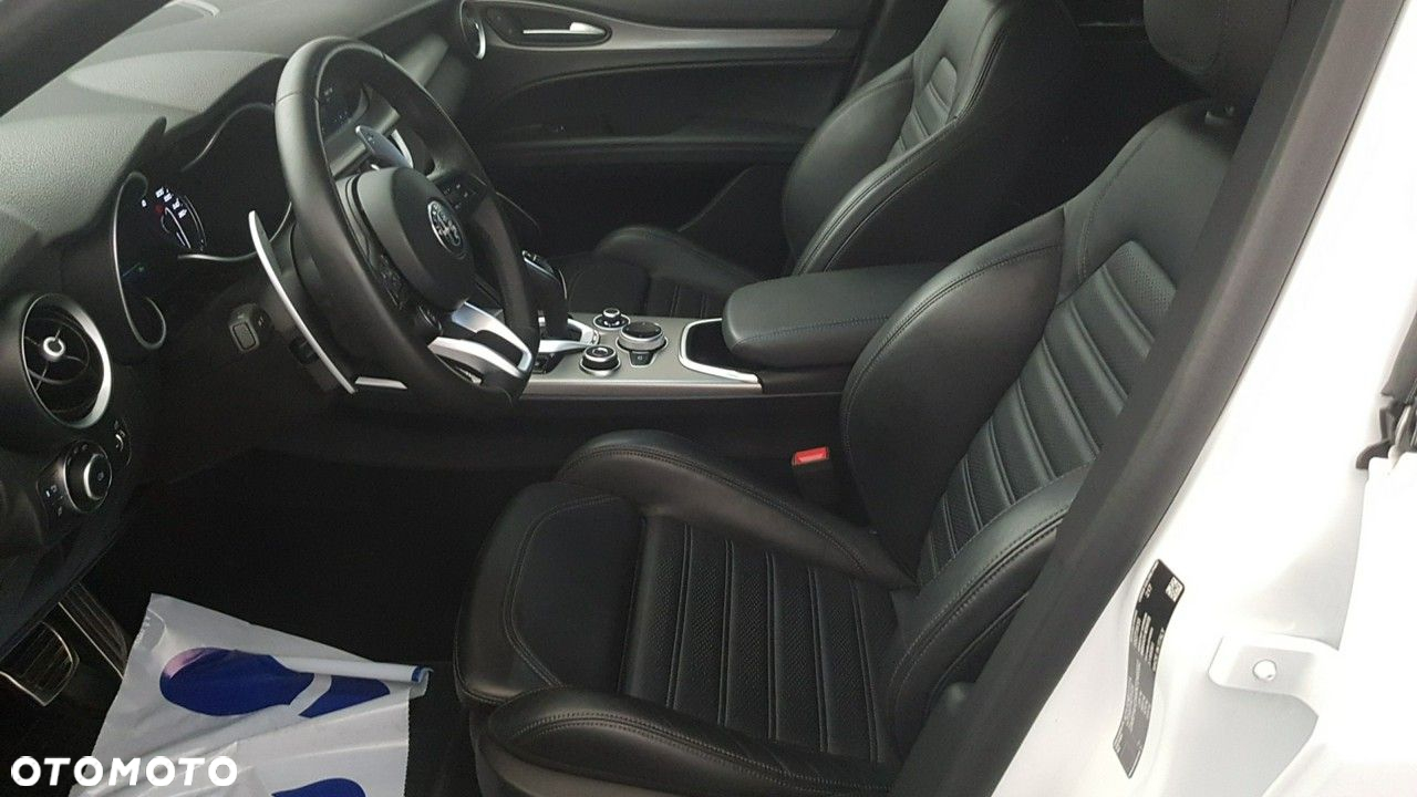 Alfa Romeo Stelvio - 20